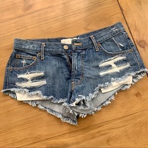 Kittenish shorts